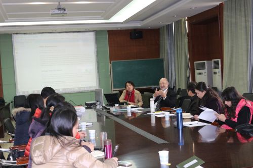 美国伊利诺伊大学春田分校会计系主任与365英国官网教师进行课程交流