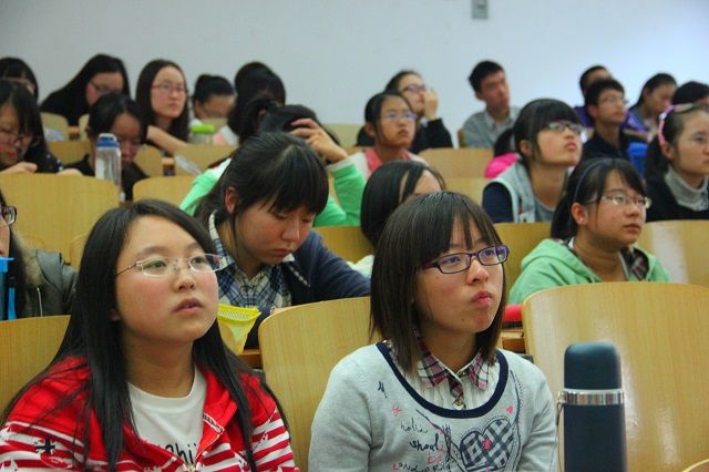 王雄元副院长走入中南大讲堂 讲述会计职业规划与学习精要