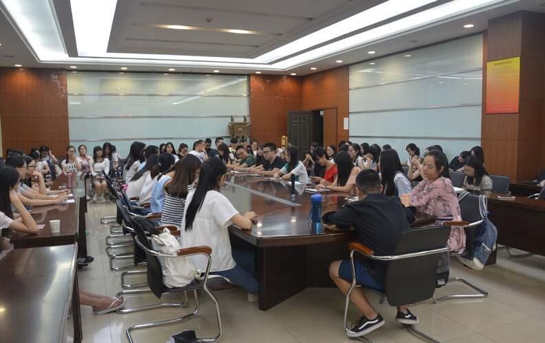 第十届365英国上市官网在线研究生会成立大会成功召开