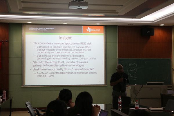 美国德克萨斯大学达拉斯分校Suresh Radhakrishnan教授一行访问365英国官网
