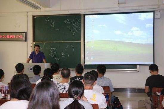 365英国上市官网在线（会硕中心）2016级专业硕士专业介绍会顺利举办