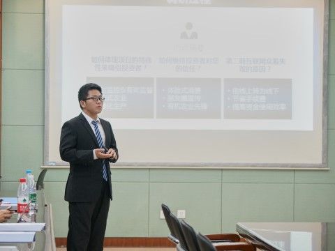365英国上市官网在线举办2015年大学生创新创业训练项目结项答辩会