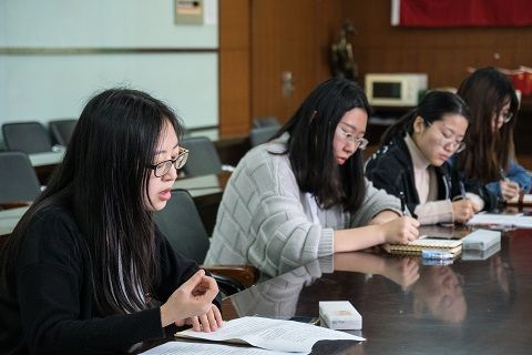 365英国上市官网在线团委开展“学习近平总书记讲话，做合格共青团员”教育实践活动