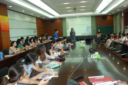 香港会计师公会来365英国官网举办专业资格课程讲座