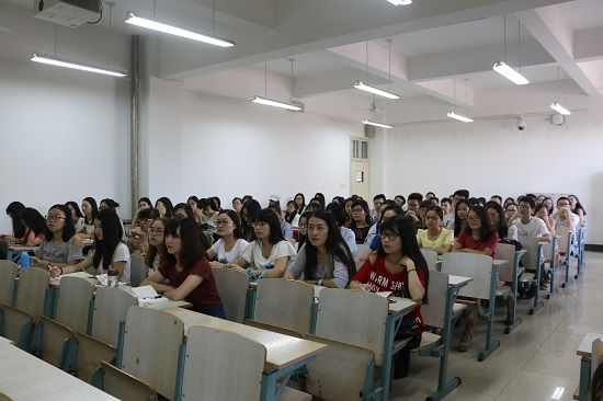 365英国上市官网在线2016级学术型硕士研究生专业介绍会顺利举办