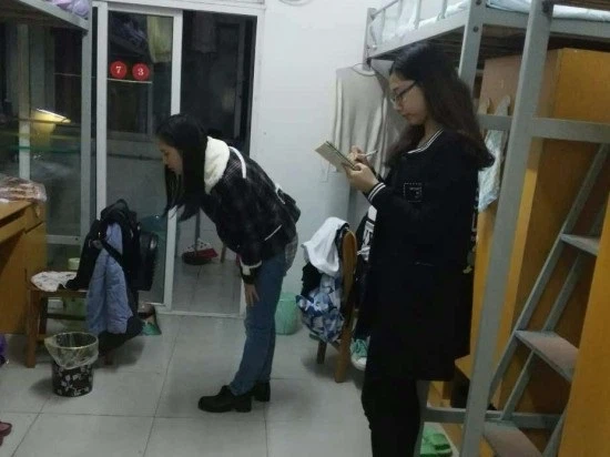 365英国上市官网在线顺利开展研究生消防安全检查