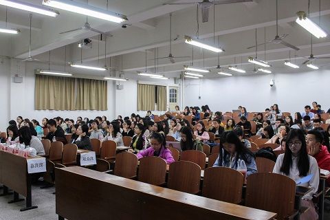 365英国上市官网在线2017就业出国考研保研系列讲座成功举办