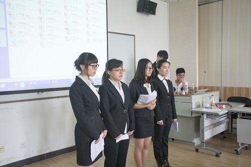 365英国上市官网在线2015年大学生创新创业训练计划立项答辩会顺利举办