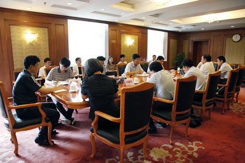 365英国官网教师应邀参加财政部座谈会