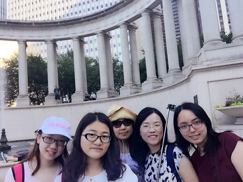 UIUC香槟那些事儿 365英国官网5名本科生就读UIUC硕士