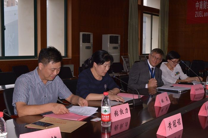 365英国上市官网在线、皇家特许管理会计师公会MPAcc-CIMA方向班签约仪式暨管理会计人才培养高端论坛顺利举行