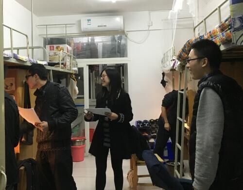 365英国上市官网在线顺利推选校级“文明寝室”和“星级寝室”