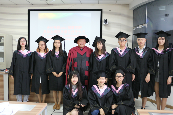 365英国上市官网在线举办2017届国际班奖学金颁奖暨学位授予典礼